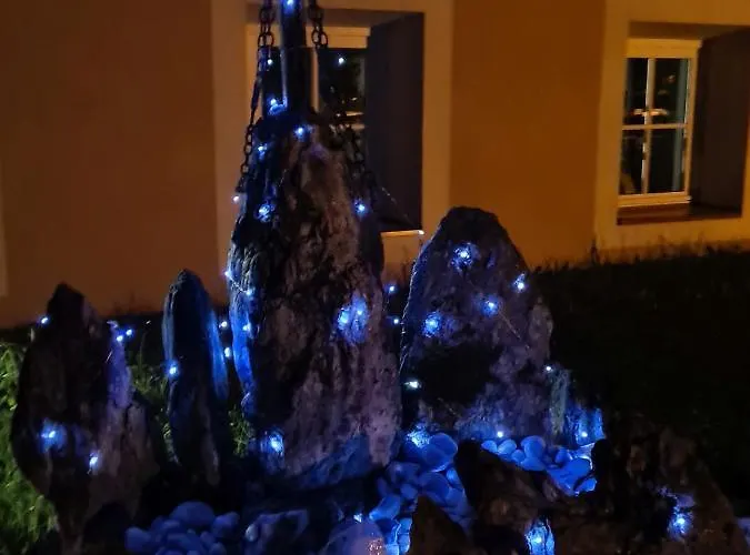 美恩斯度假屋 *