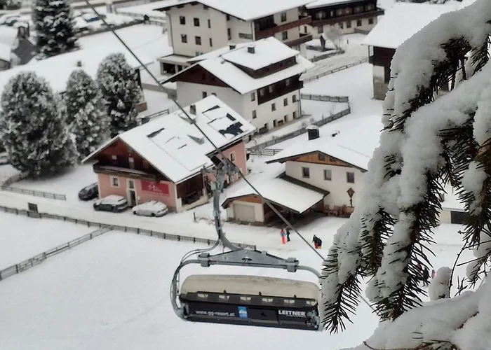 美恩斯度假屋 *